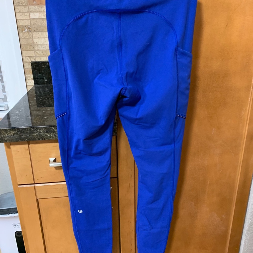 Full length Lululemon leggings with side pocket